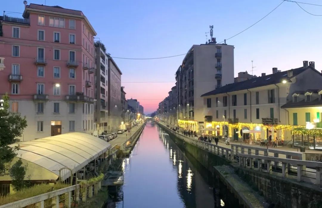 Navigli Apartment Near Metro City Center 4 Guests-1