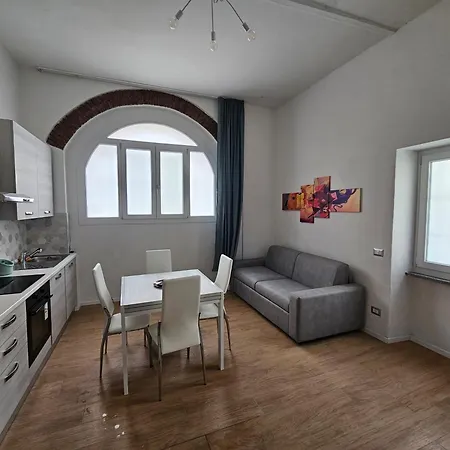Navigli Apartment Near Metro City Center 4 Guests-3